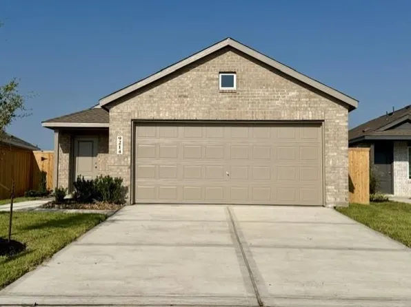 9214 Bright Birdie Ln, Baytown, TX 77521