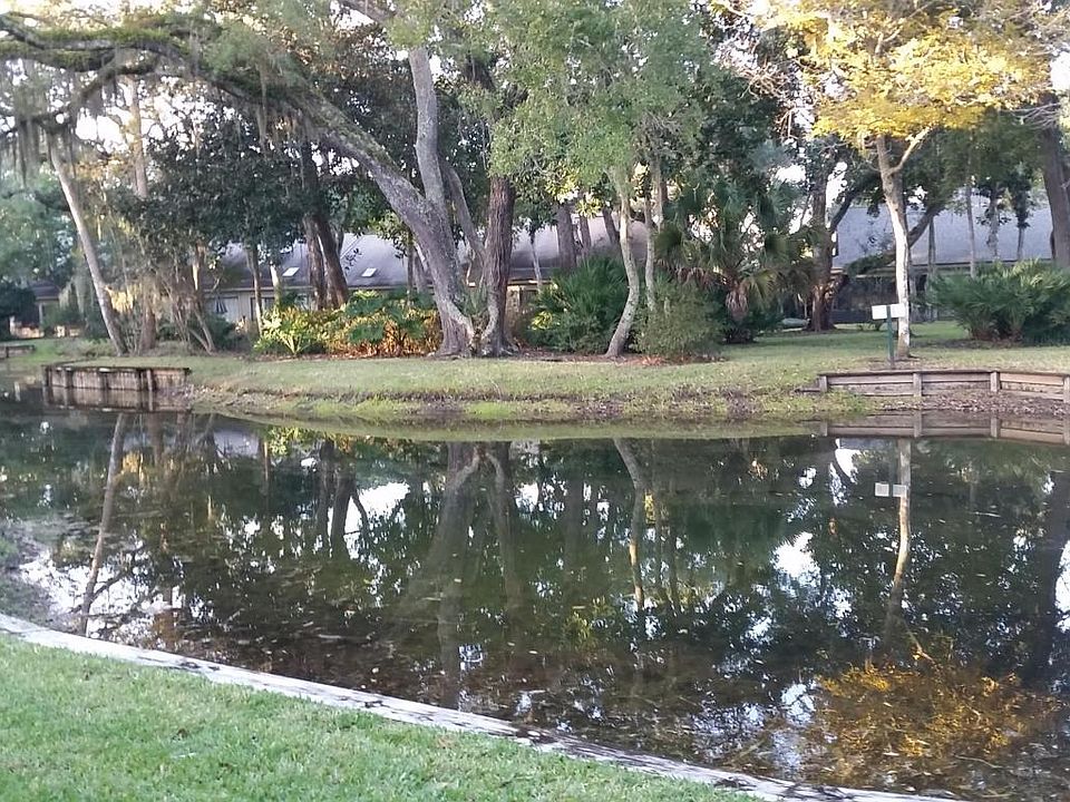 2nd image of 13 Sea Winds Ln S