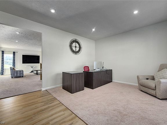 4th image of 9260 Rose Cir