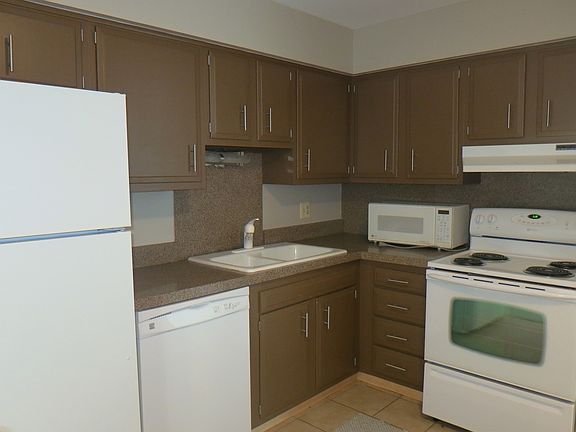4th image of 4415 Blackhawk Ln APT 204