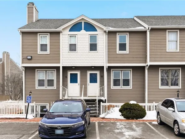 3399 Post Rd APT 15, Warwick, RI 02886