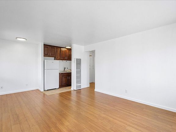 2nd image of 1804 Santa Clara Ave APT A