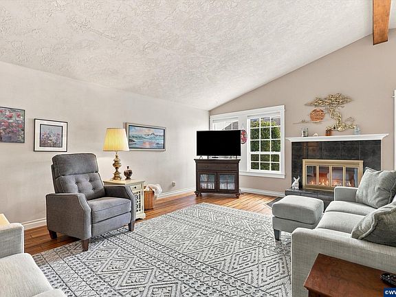 3rd image of 1988 Nut Tree Dr NW