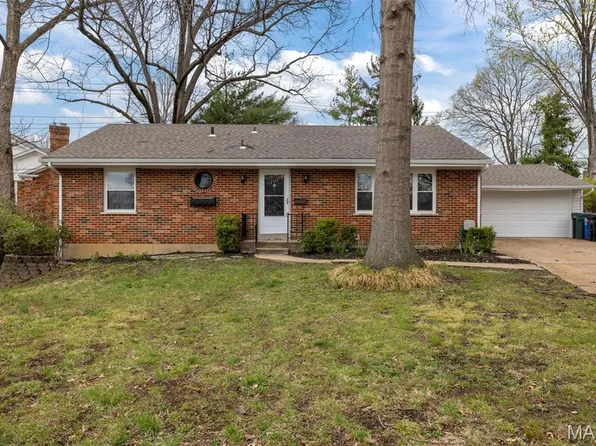 1171 Ascot Ln, Saint Louis, MO 63122