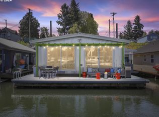 173 NE Bridgeton Rd SLIP 18, Portland, OR 97211