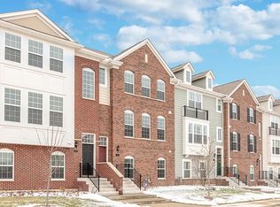 3 Neri Dr, Schaumburg, IL 60194