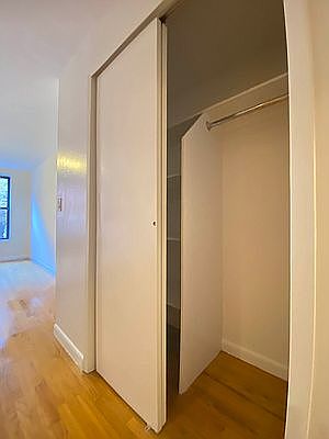5th image of 225 E 89th St APT B4
