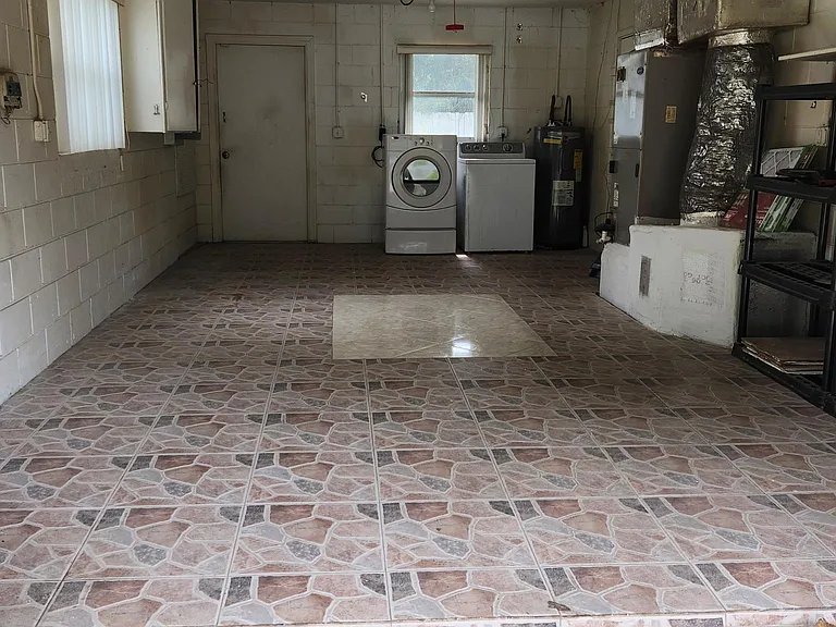 603 Powell St — Photo 26