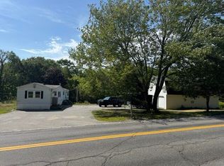 438 Meadow Rd, Topsham, ME 04086