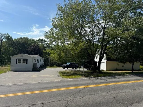 438 Meadow Road, Topsham, ME 04086