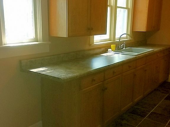 4th image of 625 N 8th St
