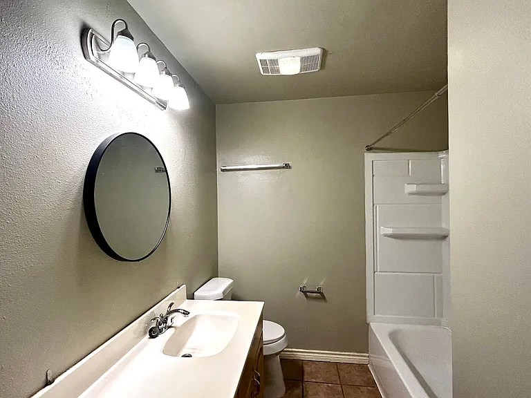 2714 Whitis Ave #B — Photo 12