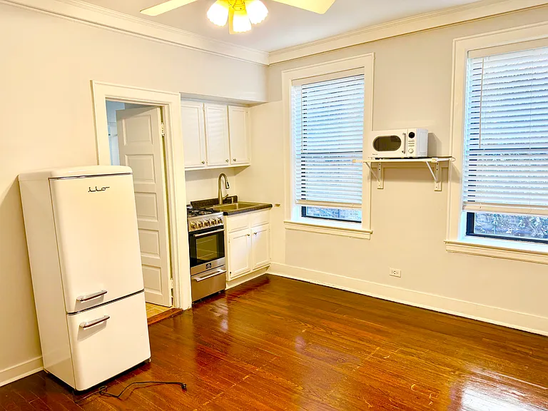 913 W Sheridan Rd #3 — Photo 8