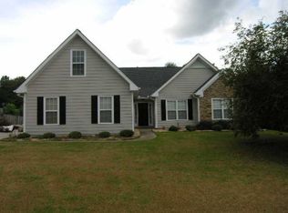 1370 Smoke Hill Dr, Hoschton, GA 30548