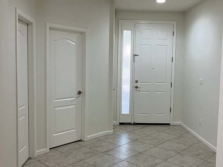 124 W Verano Ct — Photo 2