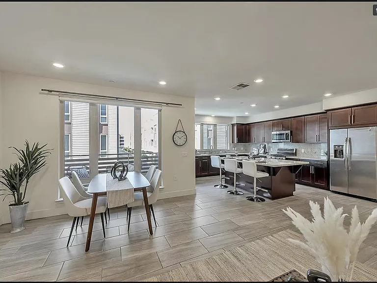 421 Vineyard Ave #21 — Photo 4