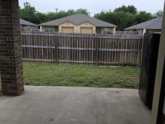 4th image of 1400 Vanguard Ln #B