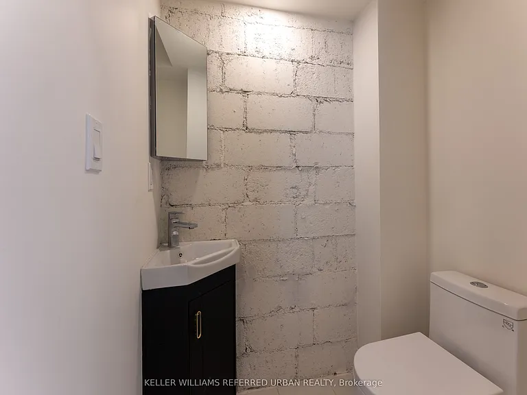 8 Doncaster Ave — Photo 7