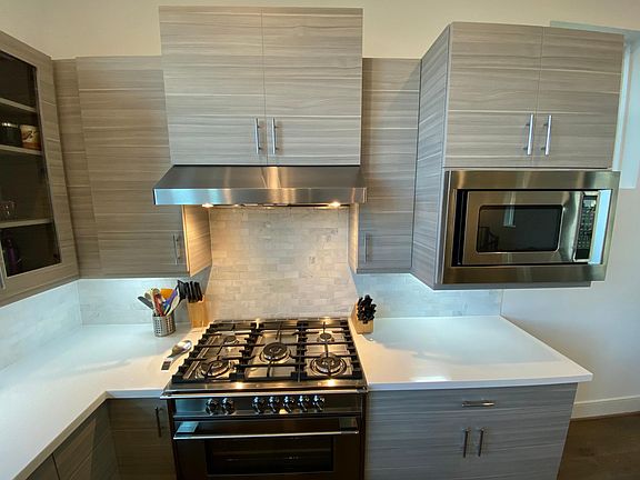 High end Fisher and Paykel appliances thoughout