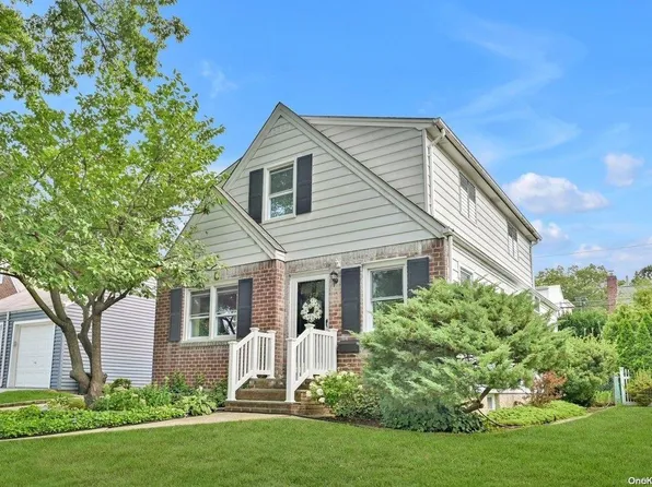 238 Fernwood Terrace, Stewart Manor, NY 11530