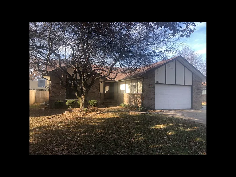 1449 N Judith St — Photo 1