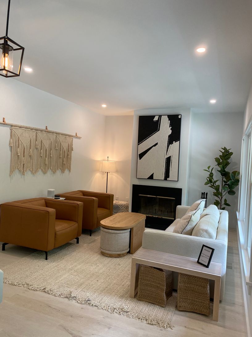  seating area with lots of natural light