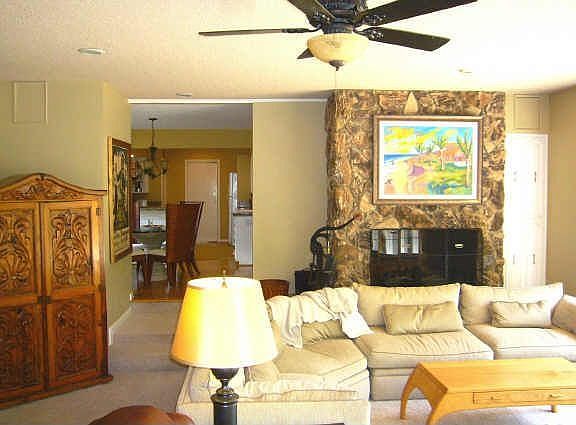 3rd image of 1001 N Waterview Dr
