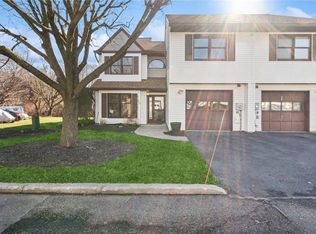 22 Trevor Lake Dr, Congers, NY 10920