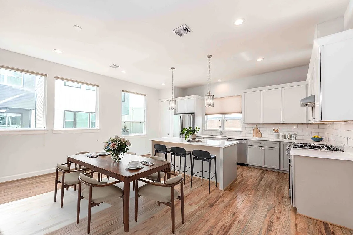 3 bed, 3.5 bath, 2018 sqft, $3,200 — Photo 1