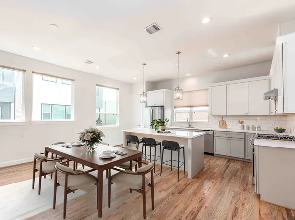 2471 W 11th St, Houston, TX 77008