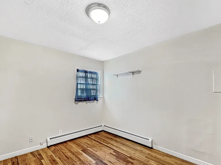 506 N Ash St — Photo 18