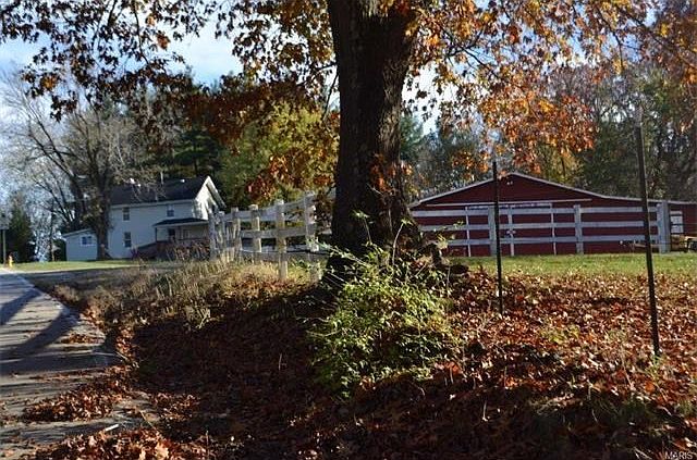 Charming Farmhouse, Barn & Pond in Wildwood - Perfect Horse Property
