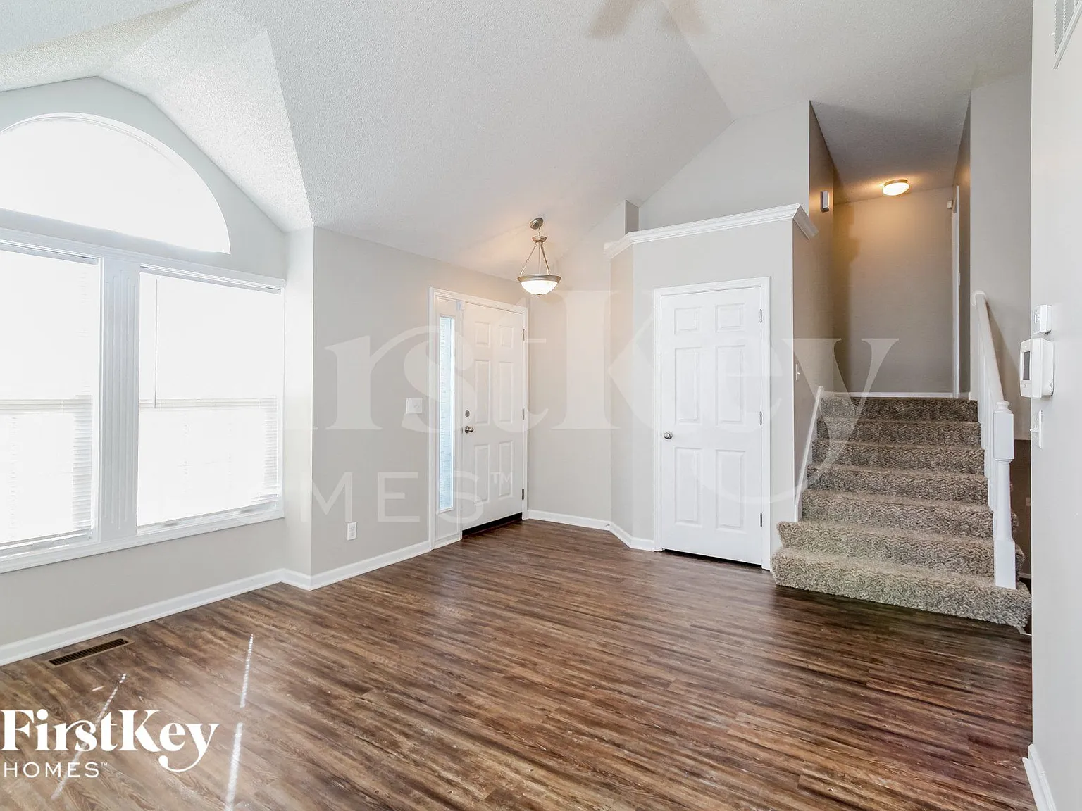 4 bed, 2.5 bath, 2320 sqft, $2,985 — Photo 3