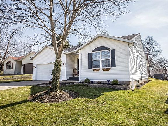 2nd image of 990 Elizabeth Ct