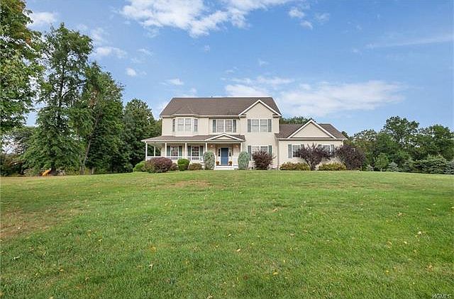1st image of 7 Danielle Dr