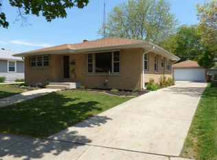 2021 17th Ave, Kenosha, WI 53140