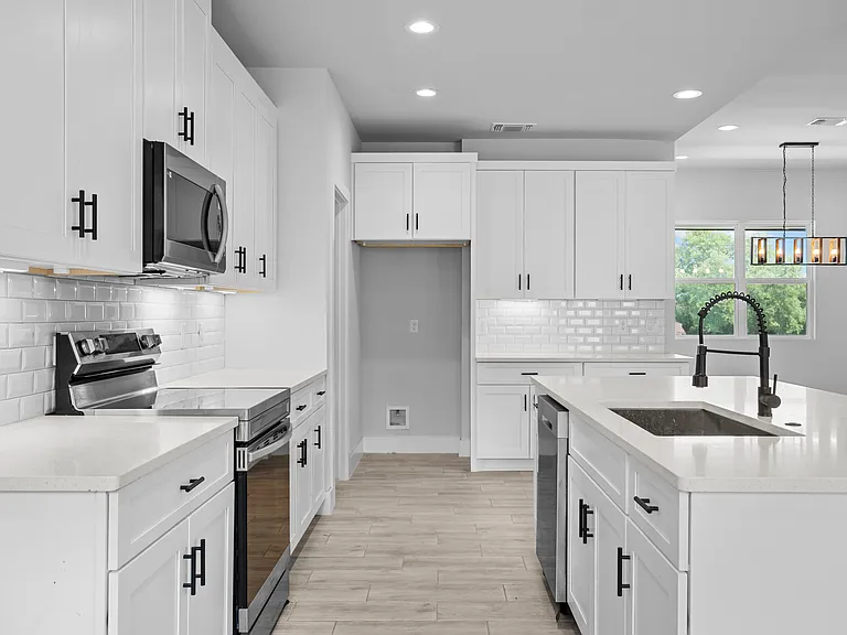 1350 Birch Ln — Photo 15