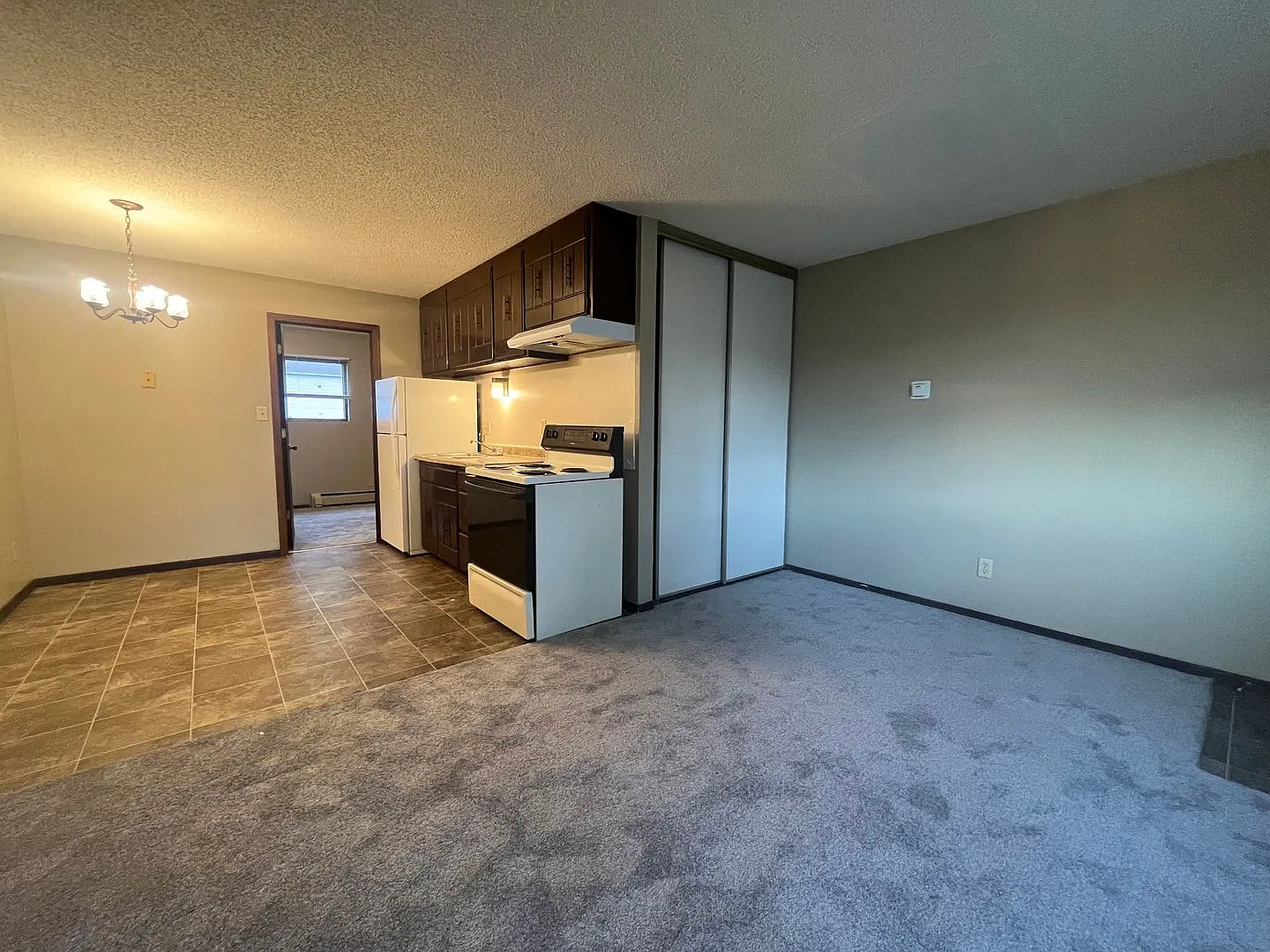 1439 Case Ave — Photo 4