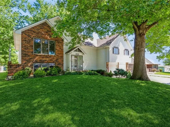 305 E 14th St, Cameron, MO 64429