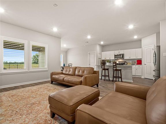 4th image of 9049 Worthington Ct