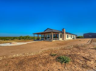 1343 S Fm 1343, Devine, TX 78016