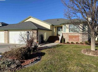 121 Willow Cir, Pasco, WA