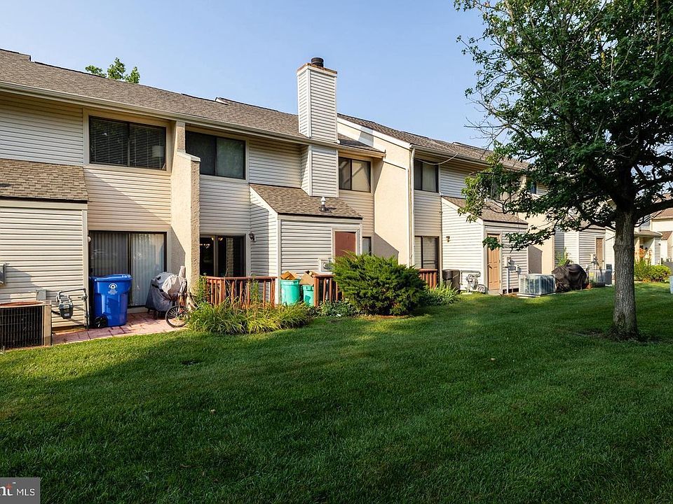 2nd image of 63 Viburnum Ln