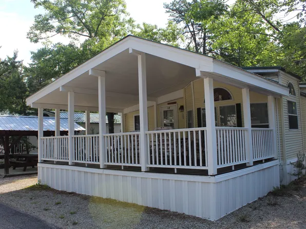 18 Cherokee Lane #111, Freedom, NH 03836