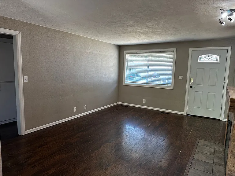 636 West Thornton Lake Dr NW — Photo 3