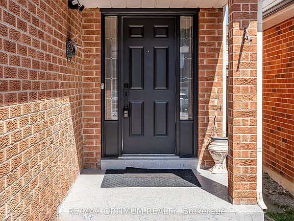 2nd image of 4 Lawnview Ct