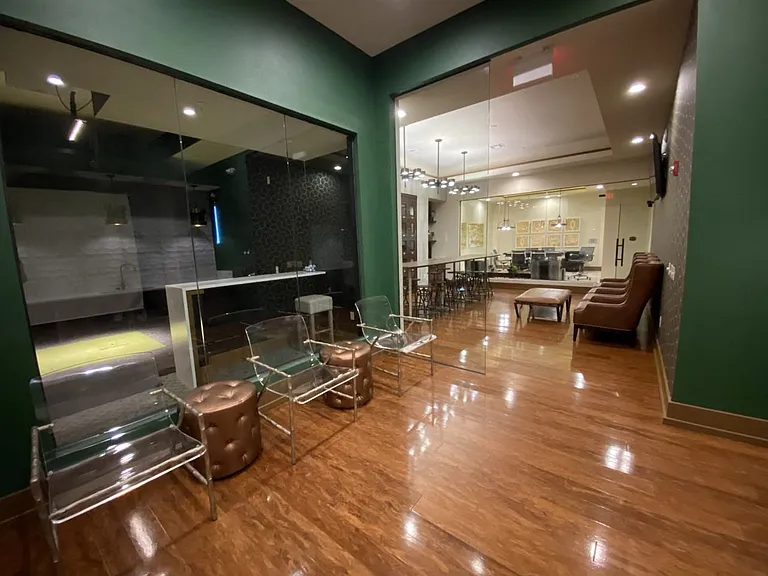 The Retreat Apartment Homes — Photo 9