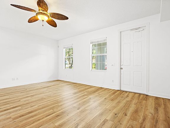 5th image of 2889 E Community Drive
