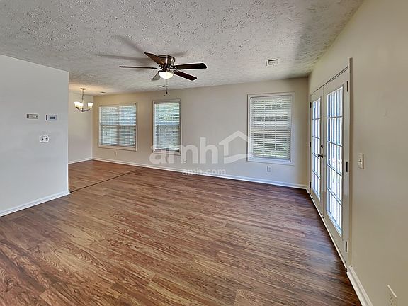 5th image of 205 Daventry Way