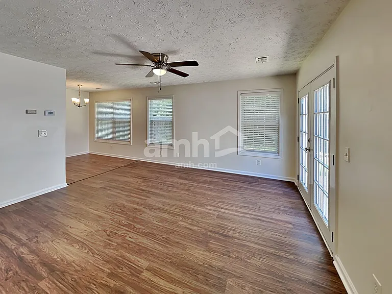 205 Daventry Way — Photo 5